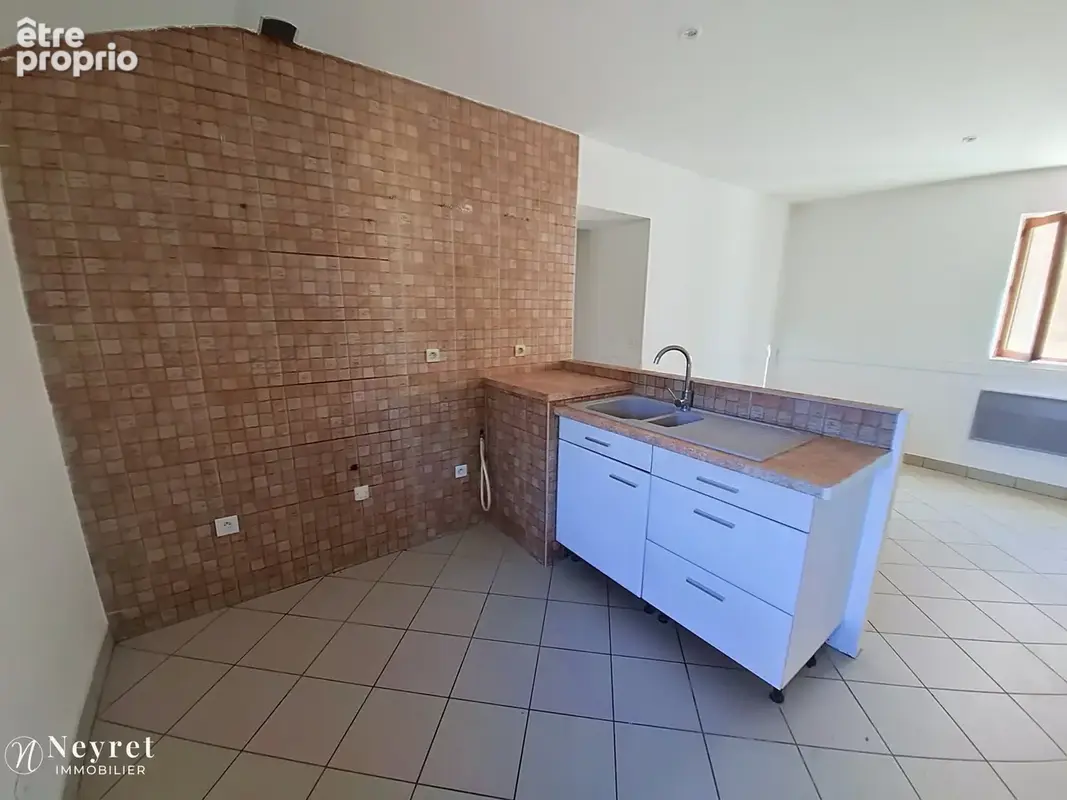 Opportunité à saisir,: T3 de 62m2 avec terrasse et rangement dans combles  dans une maison de village - photo 5