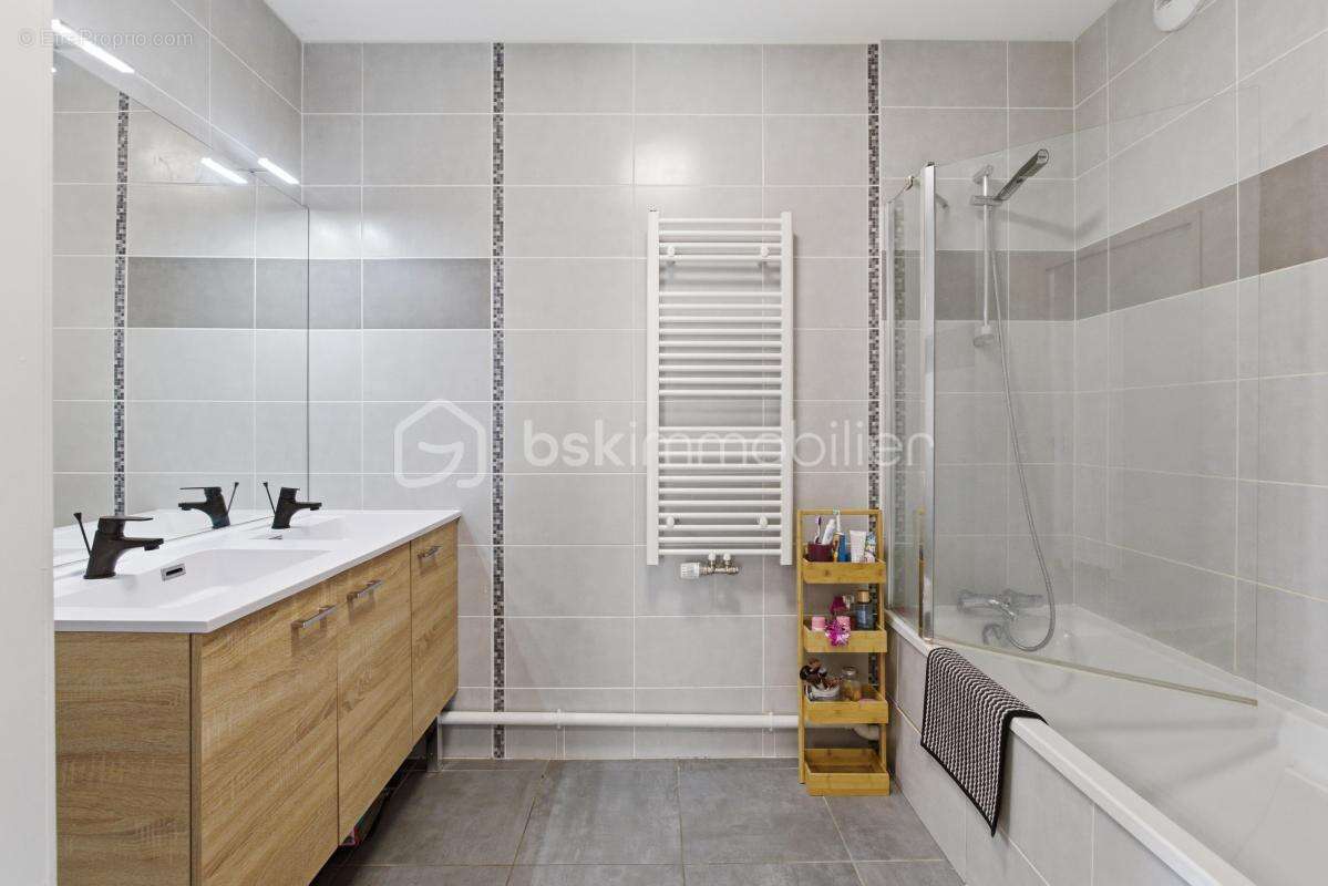 Appartement à SAINT-EGREVE