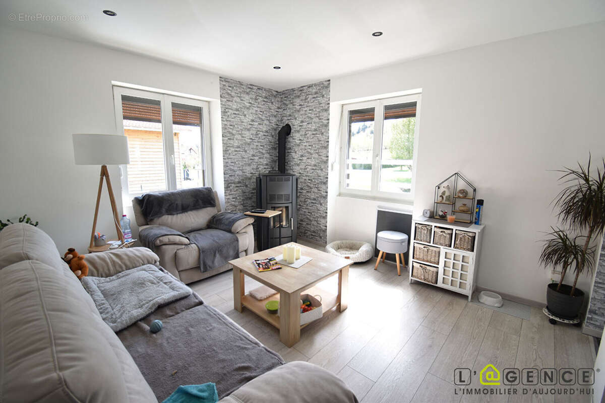 Maison à SAINT-LEONARD