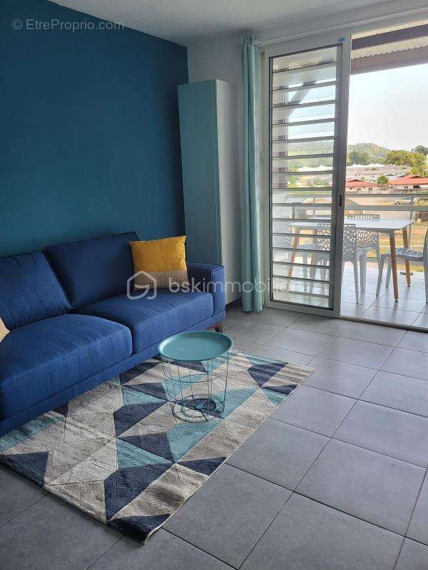 Appartement à REMIRE-MONTJOLY