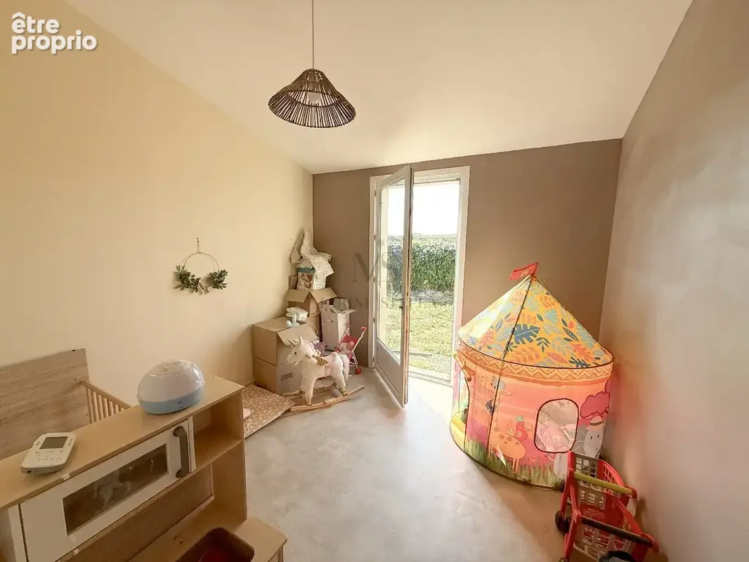 Ensemble Immobilier Rare  Trois Maisons, Piscine, Terrains Agricoles et Équipements pour Activité Animalière - photo 25