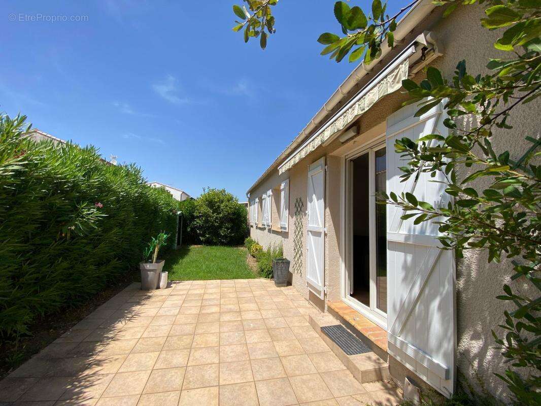 Maison à MAUGUIO