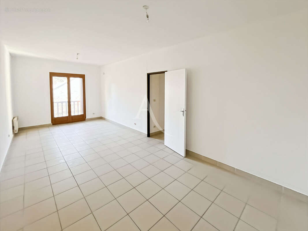 Appartement à VAUX-SUR-SEINE