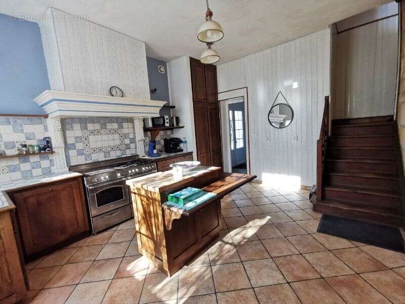 Maison à AMBARES-ET-LAGRAVE