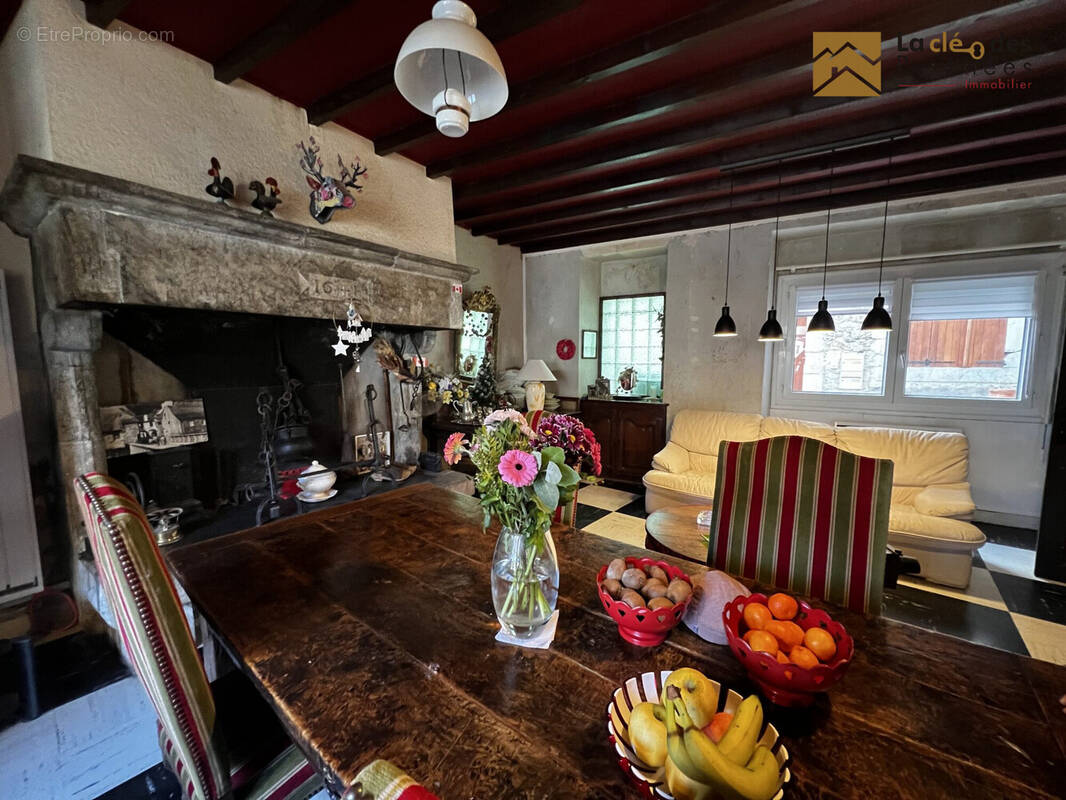 Maison à SARRANCOLIN