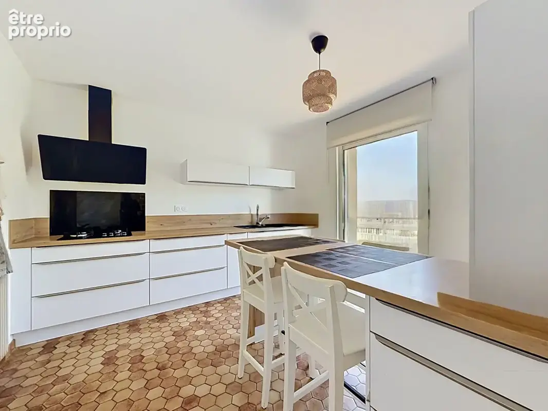 Maison familiale lumineuse avec vie de plain-pied, grand terrain et sous-sol complet - SAINT RIEUL - photo 5