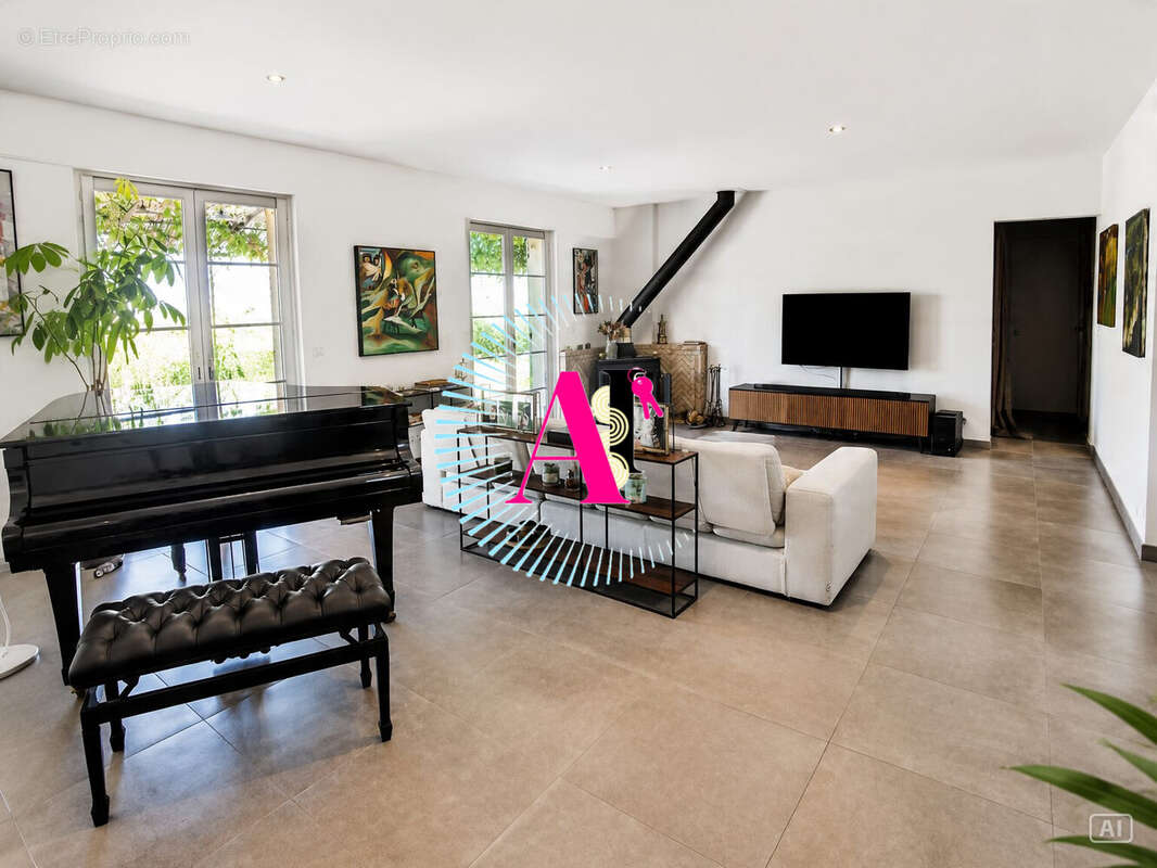 Maison 180 m² à Montauroux  - photo 3