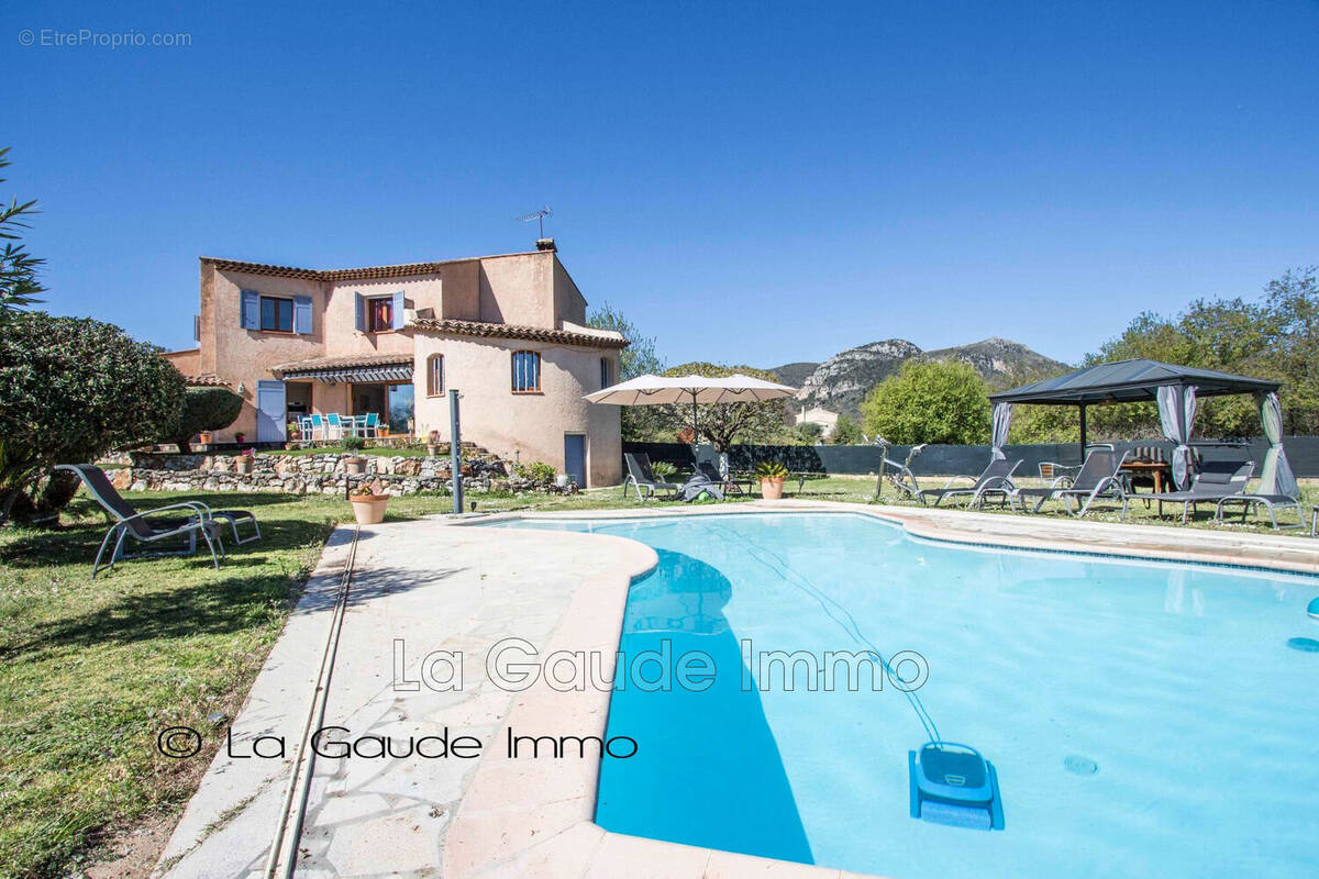 Maison à LA GAUDE