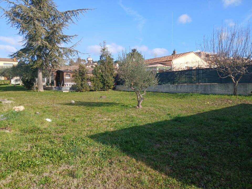 Terrain à POURRIERES