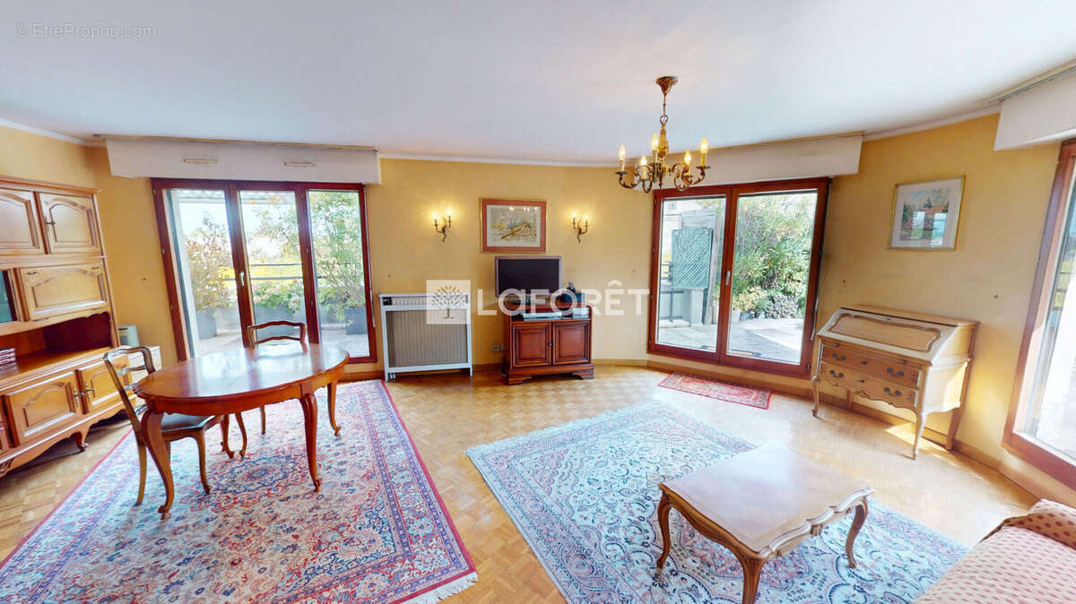 Appartement à RUEIL-MALMAISON