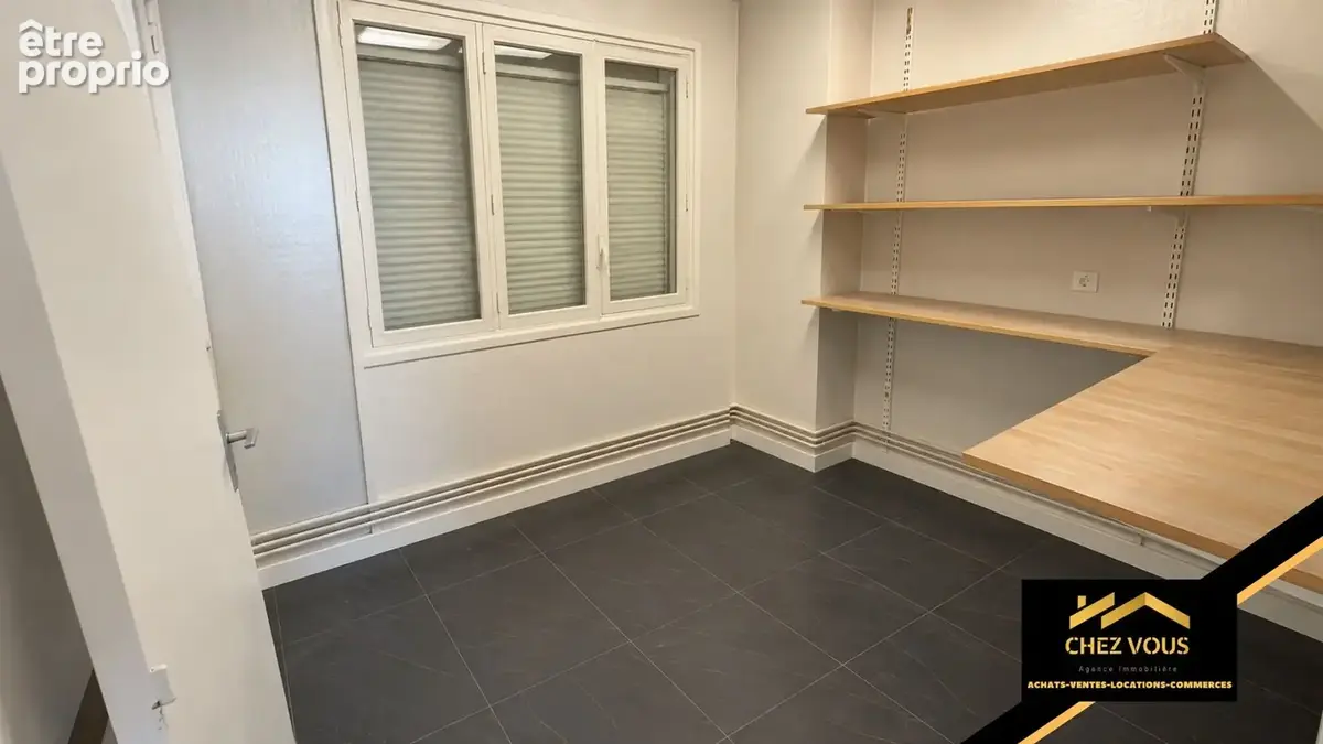 Immeuble commercial - Hyper centre de Valenciennes - photo 10