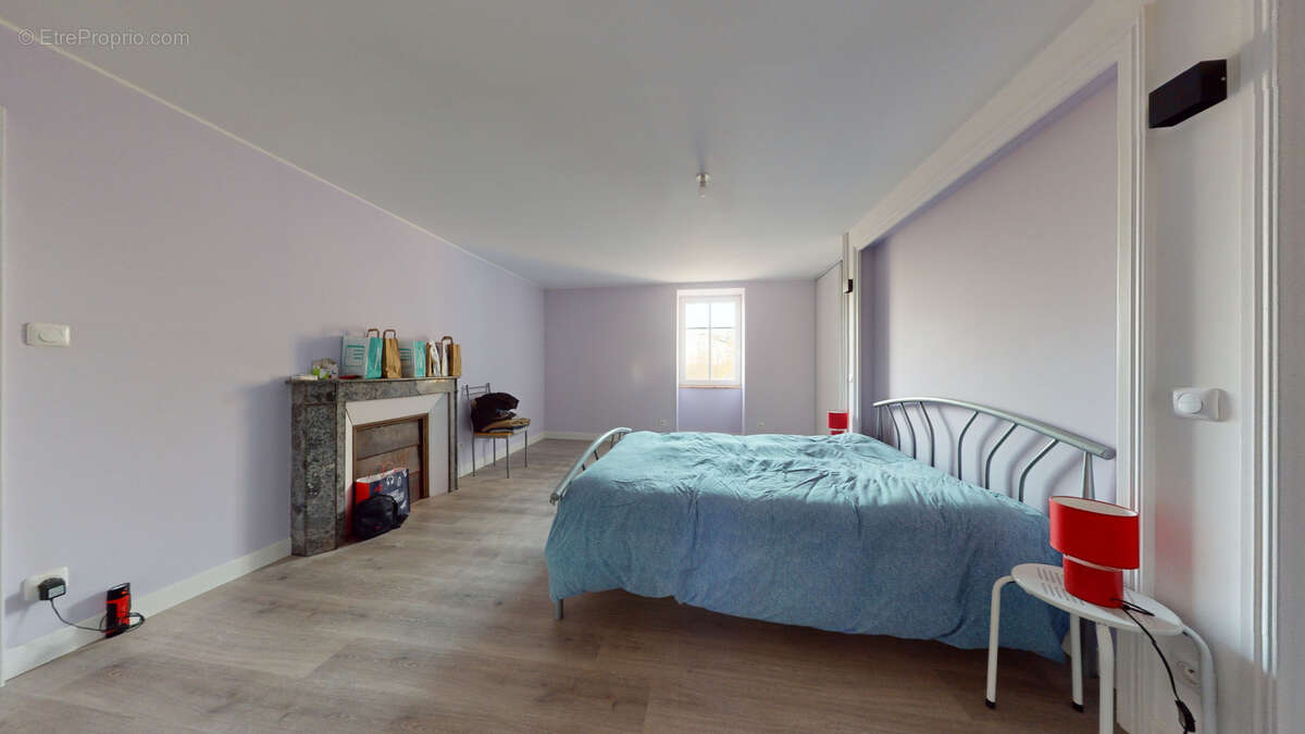 Maison à MONTMIREY-LE-CHATEAU