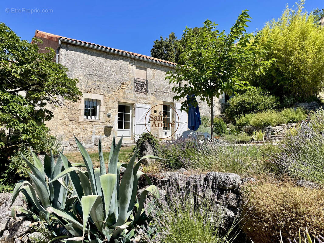 Maison à MOUTHIERS-SUR-BOEME