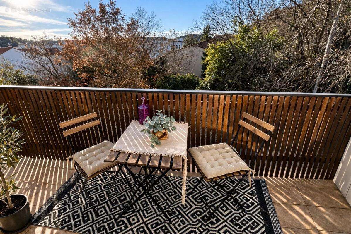 Appartement à VALBONNE