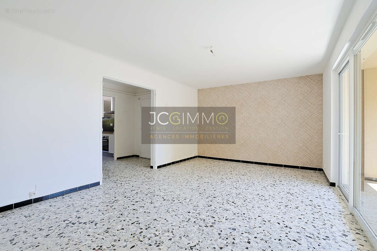 Appartement T4 Centre-Ville - 87,10 m2 Carrez - Balcon - Grand Garage - Calme-Sans vis à vis - photo 8