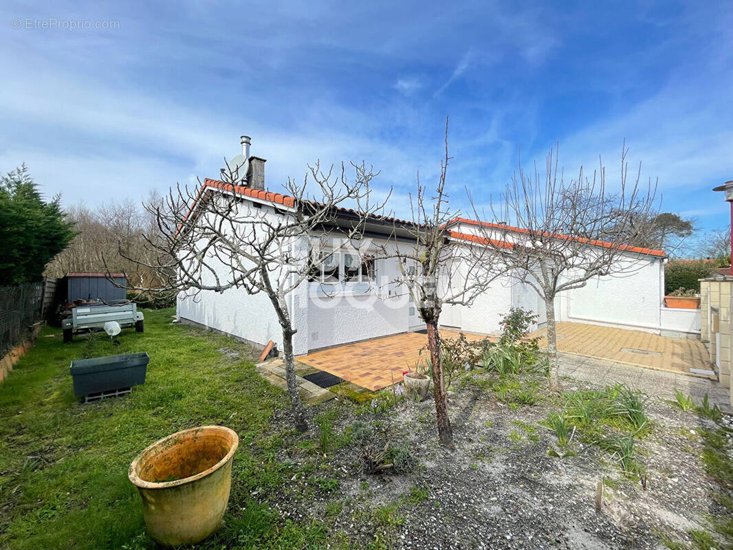 Maison à GASTES