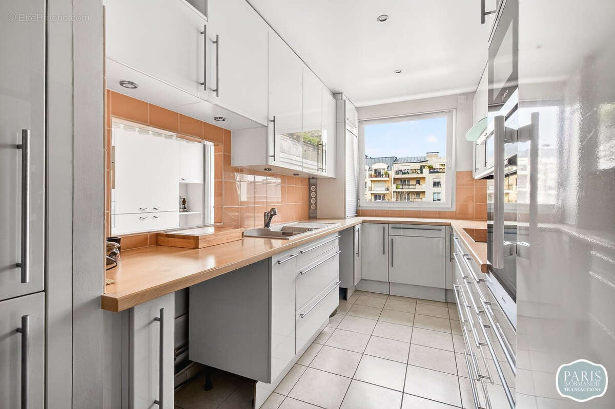 Appartement à LA GARENNE-COLOMBES