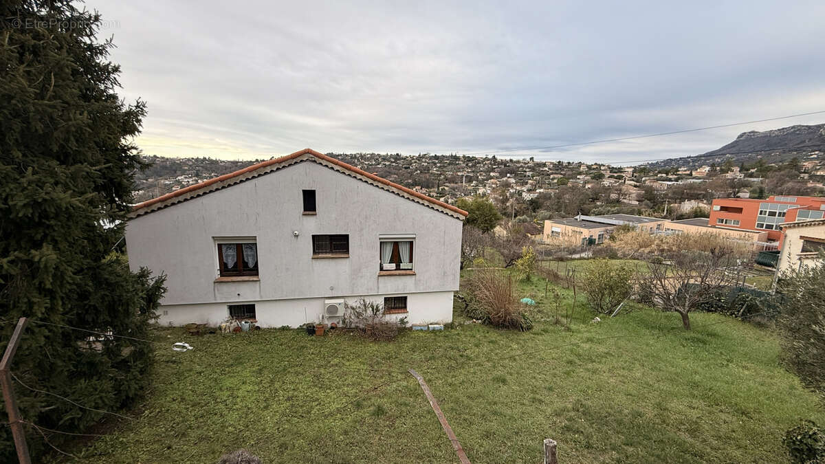 Maison à SAINT-JEANNET