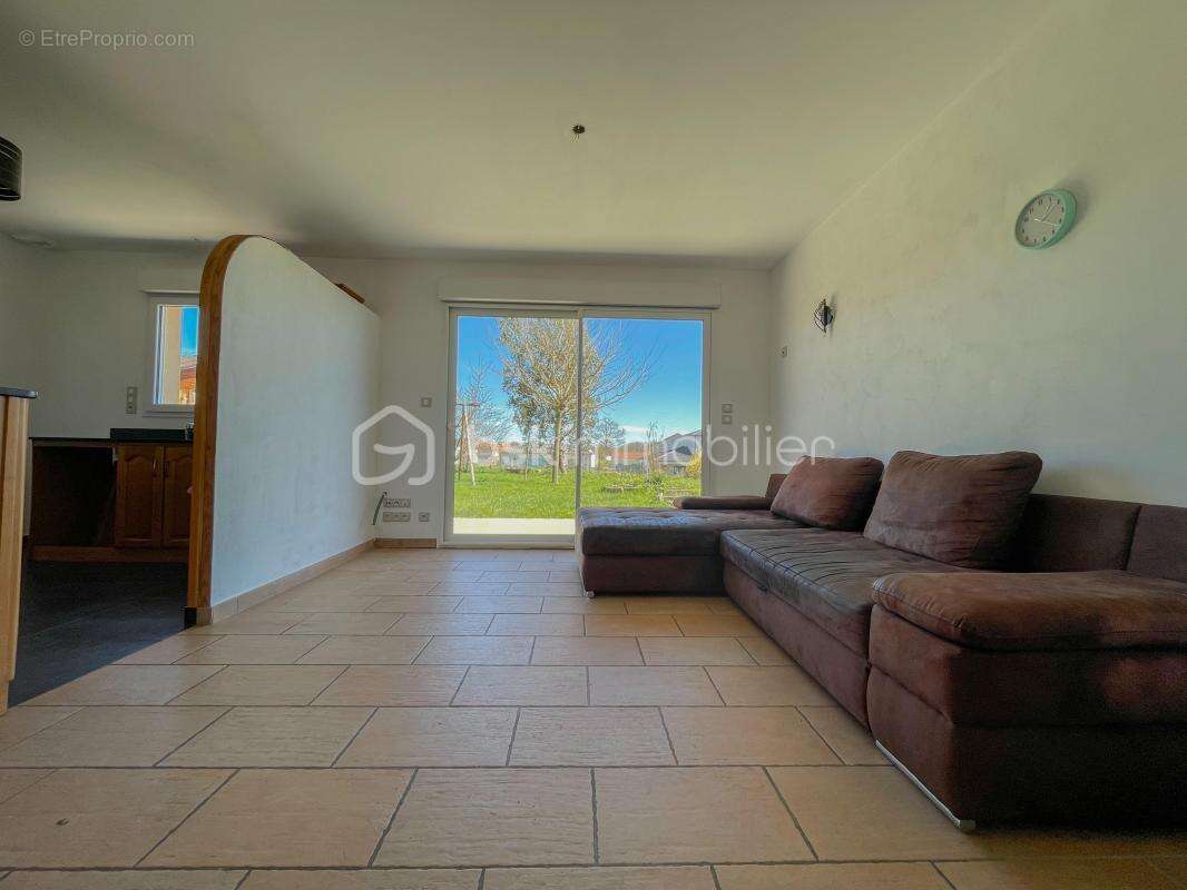 Maison à SAINT-JUNIEN