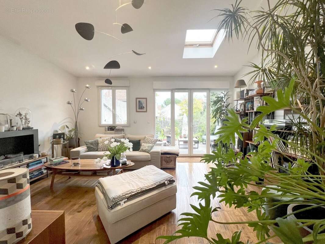 Maison à SAINT-MAUR-DES-FOSSES