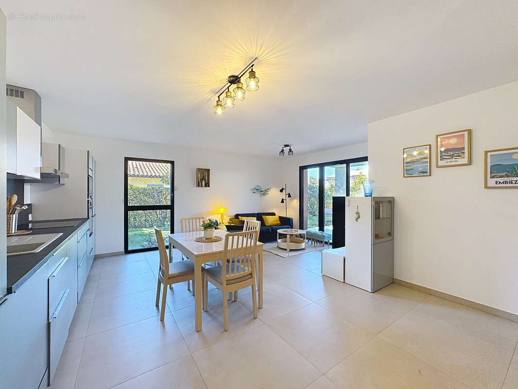 Appartement à SIX-FOURS-LES-PLAGES