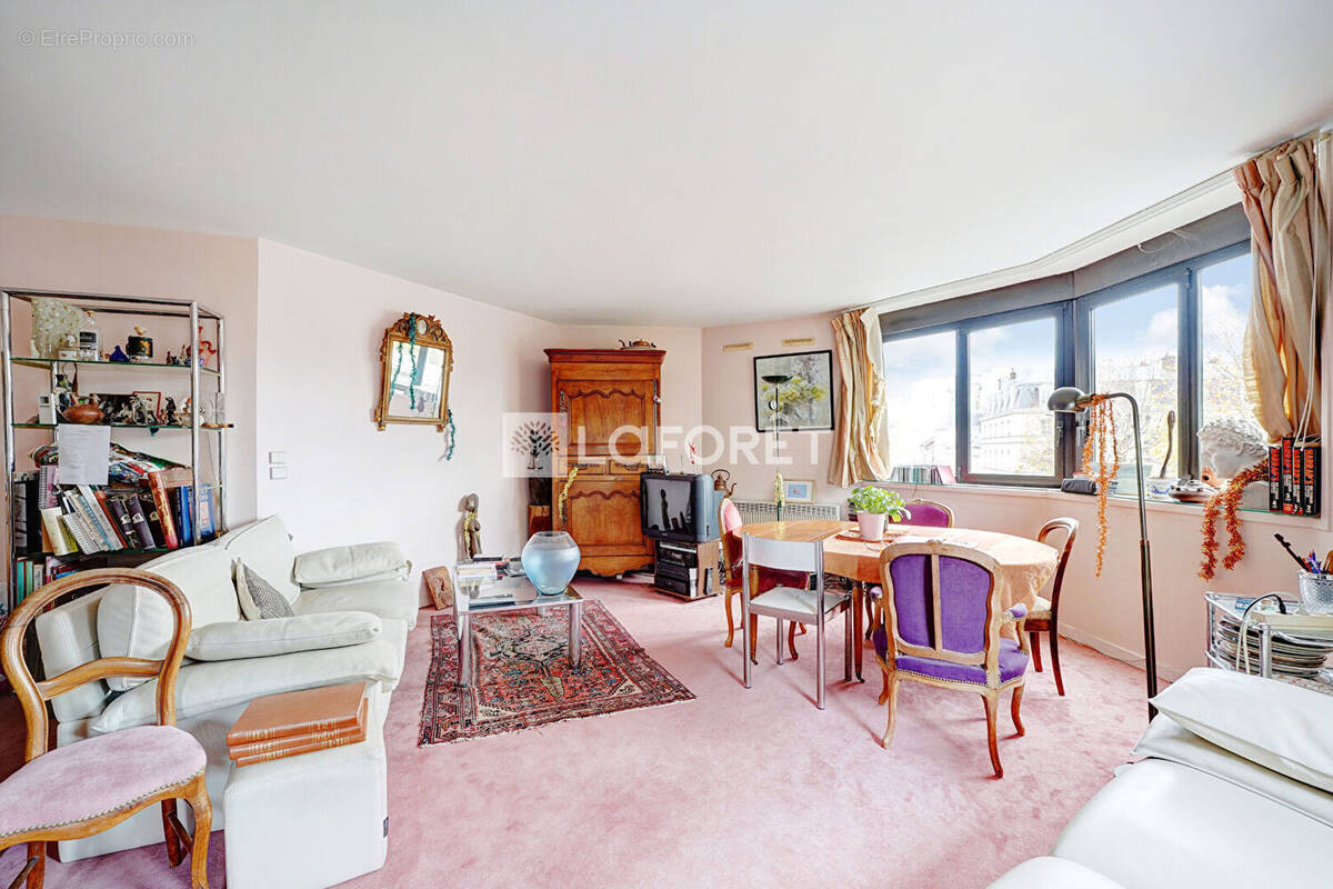 Appartement à PARIS-14E