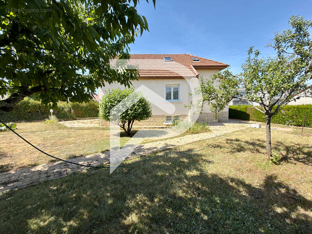 Maison à CHAUMONT
