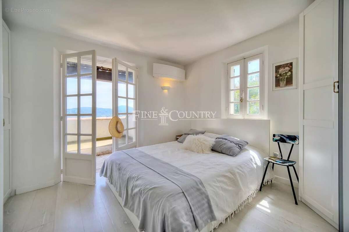 Maison à MANDELIEU-LA-NAPOULE