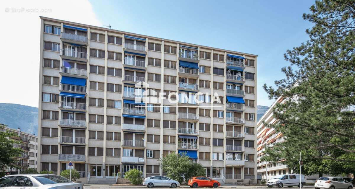 MEYLAN, Secteur Ayguinards, T3 de 56 m2 au 4ème étage avec balcon - photo 10