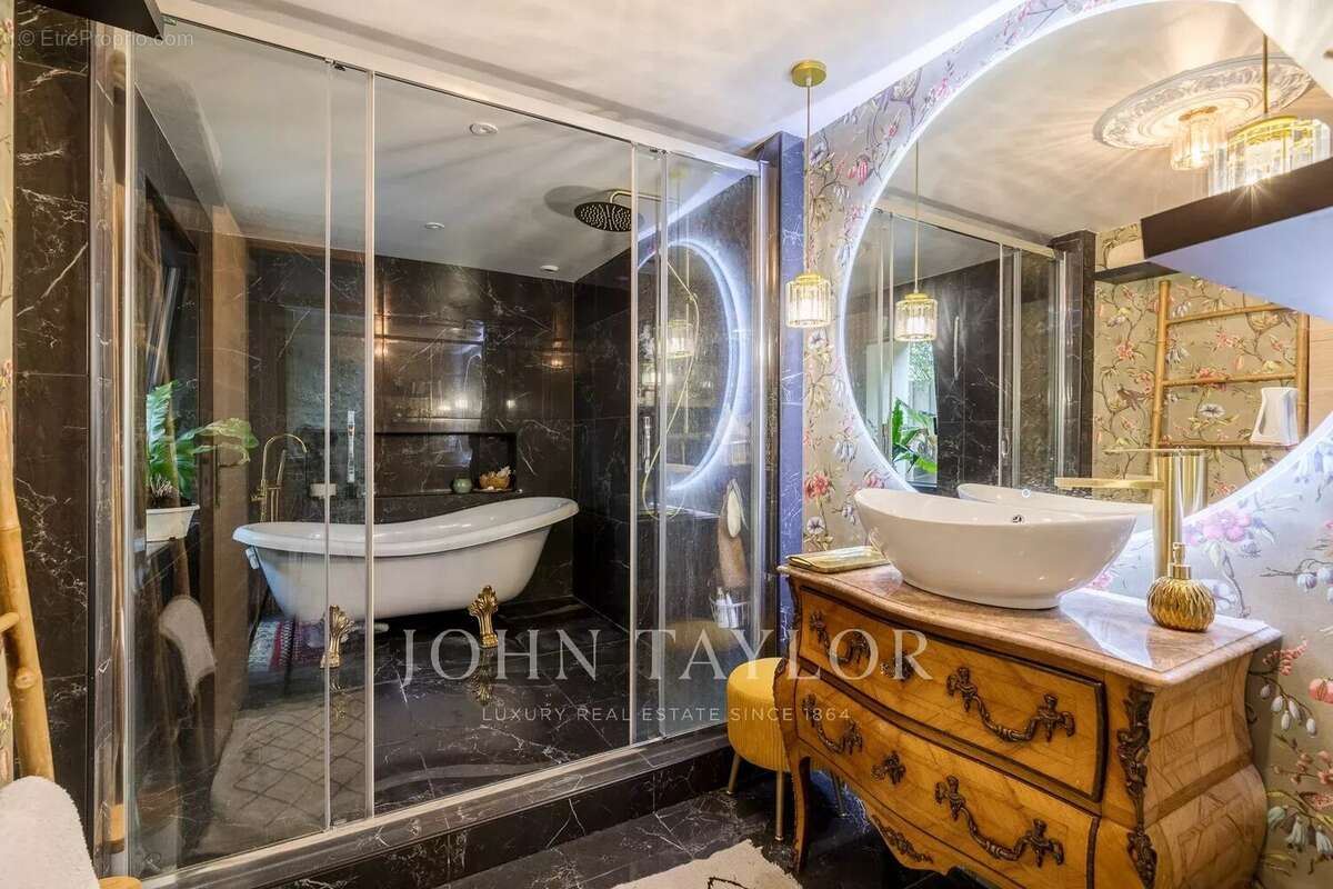 Maison à SAINT-EMILION