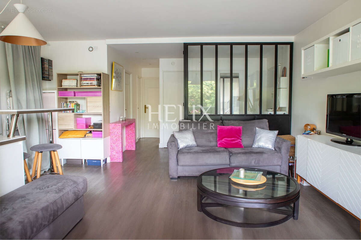 Appartement à LE MESNIL-LE-ROI