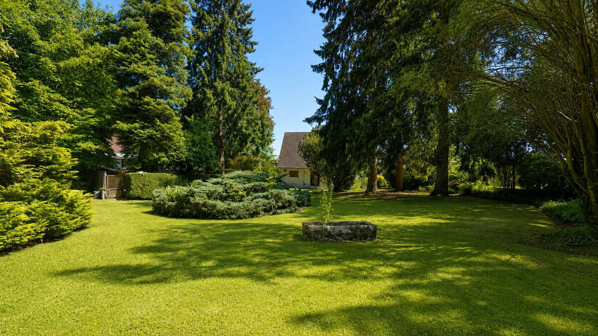 Maison à JUZIERS