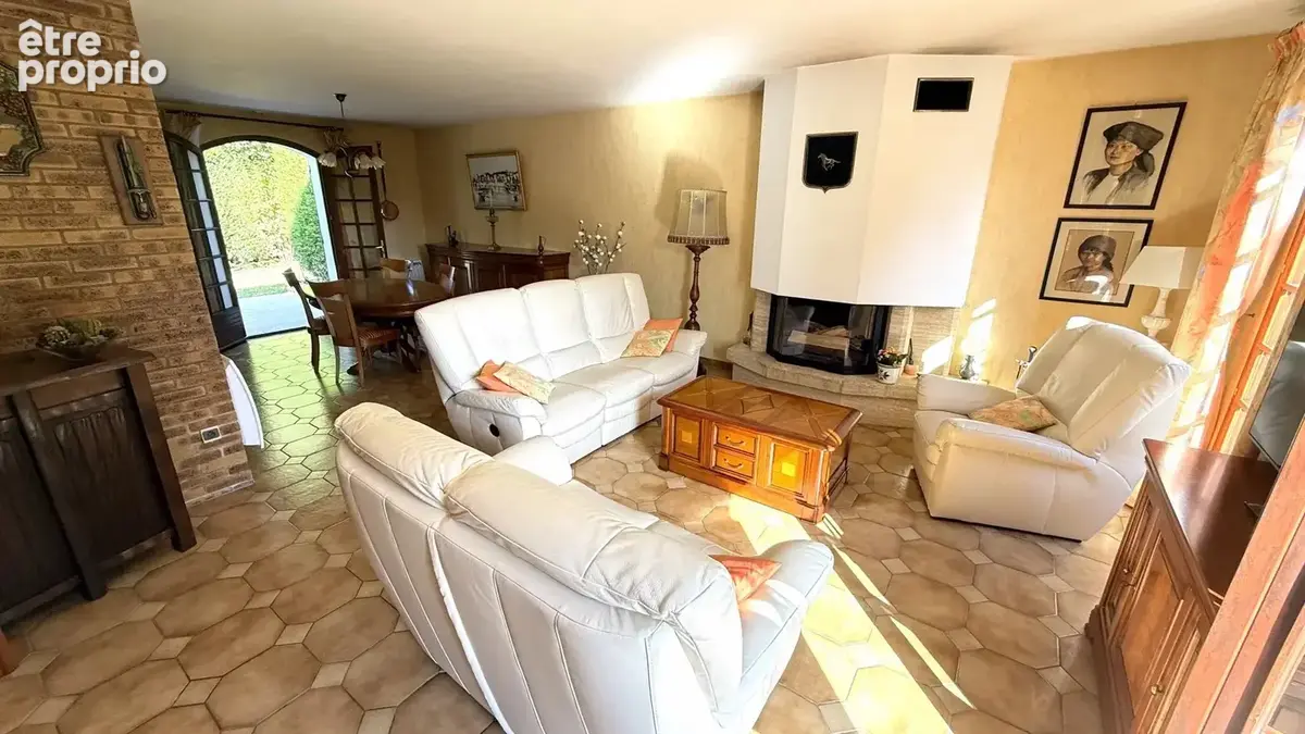 Maison 8 pièces de 203m² - photo 4