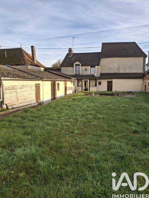 Photo 1 - Maison à FONTAINE-LES-GRES