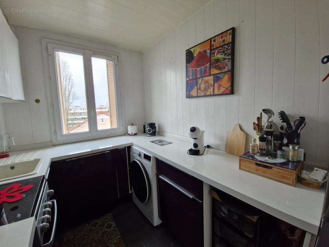 Appartement à LES PAVILLONS-SOUS-BOIS