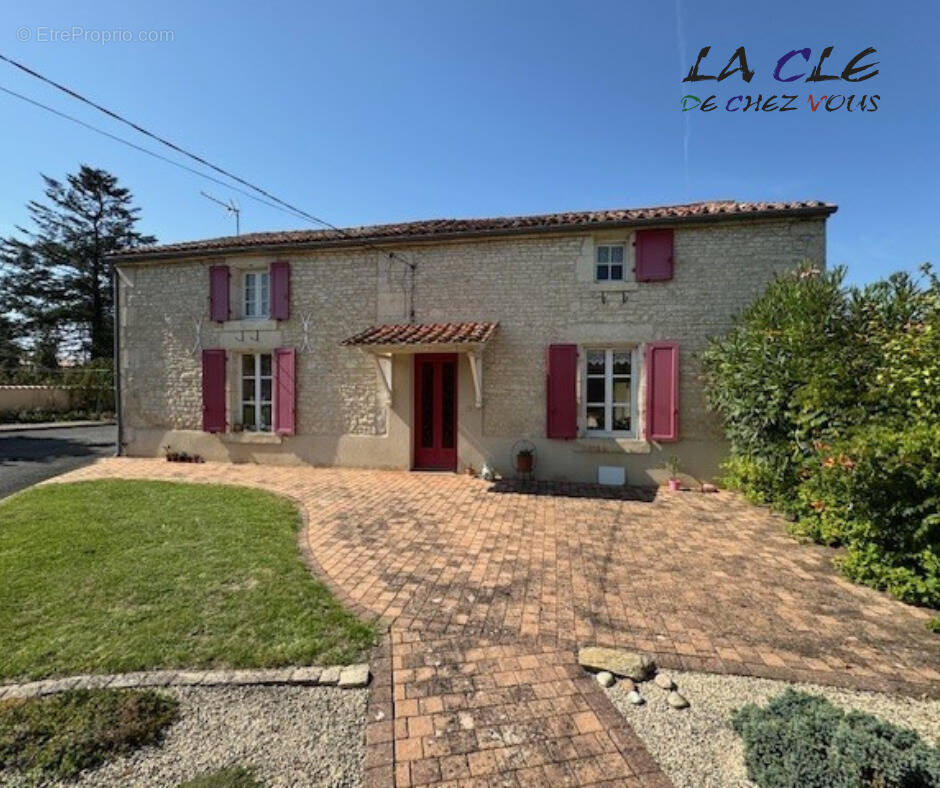 Maison à FONTENAY-LE-COMTE