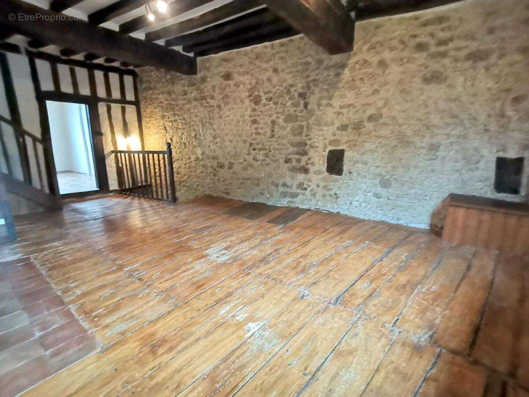 Maison 110 m² à Cancon  - photo 9