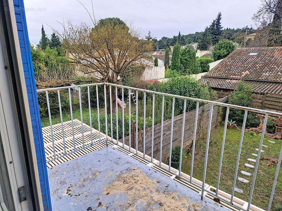 Appartement à VILLENEUVE-LES-AVIGNON