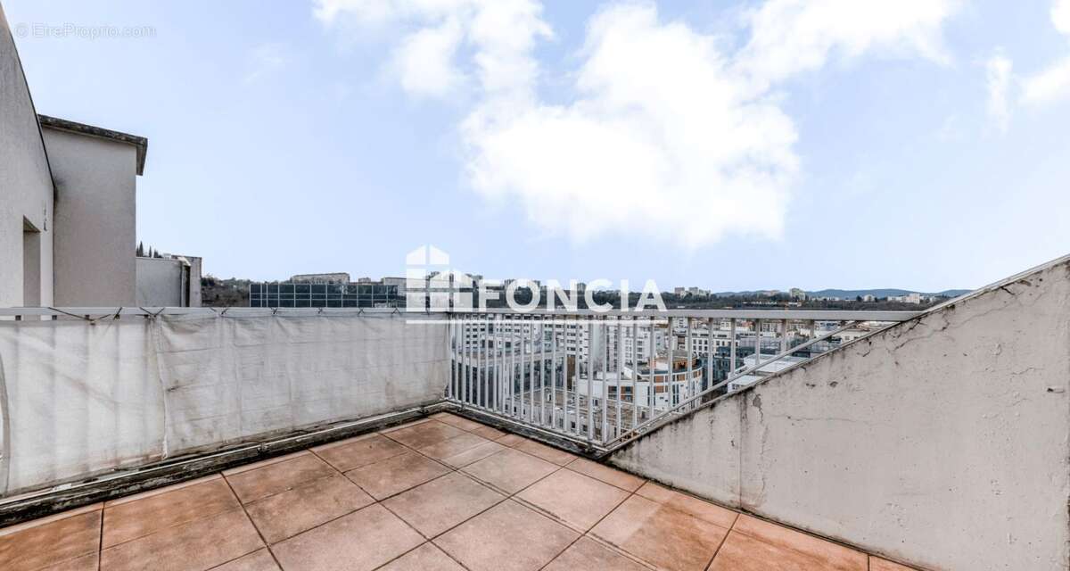 Appartement à LYON-9E