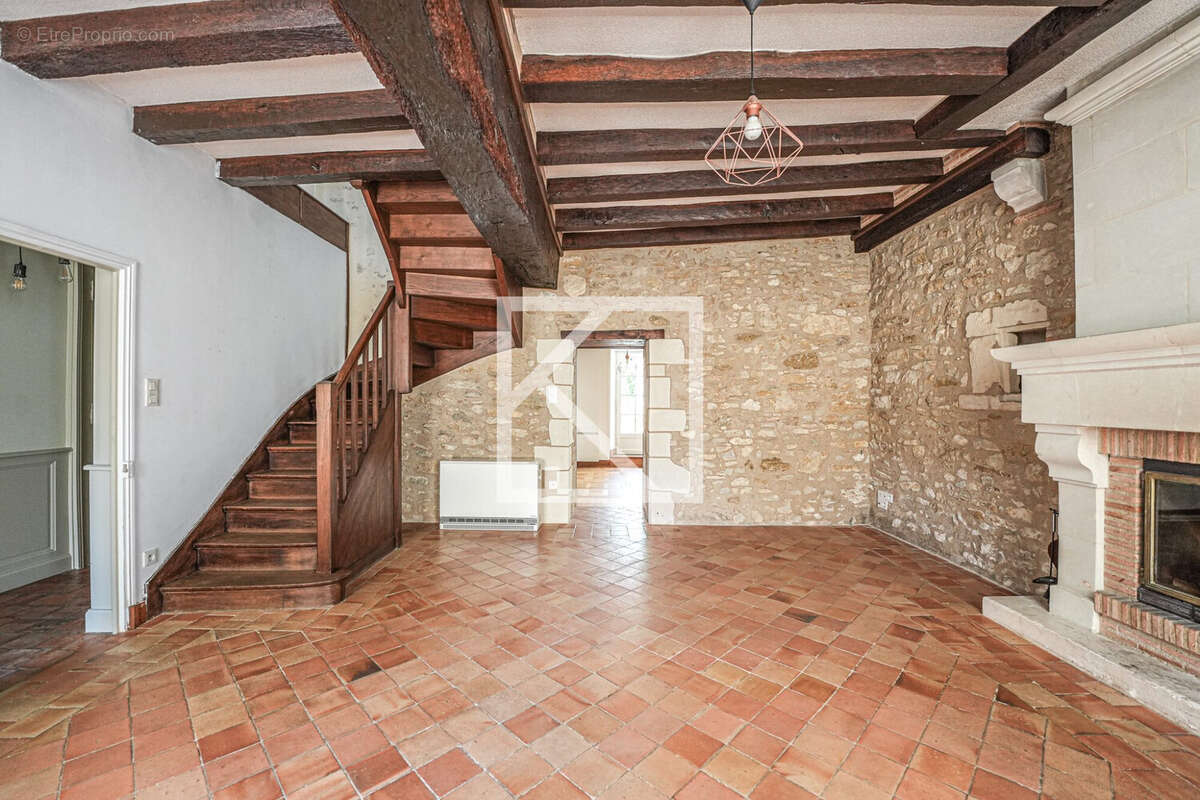 Maison à HUILLE