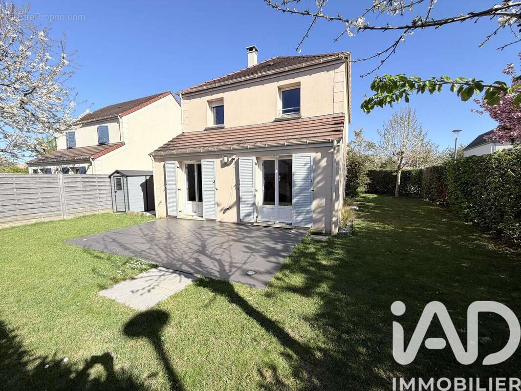 Photo 2 - Maison à BRIE-COMTE-ROBERT