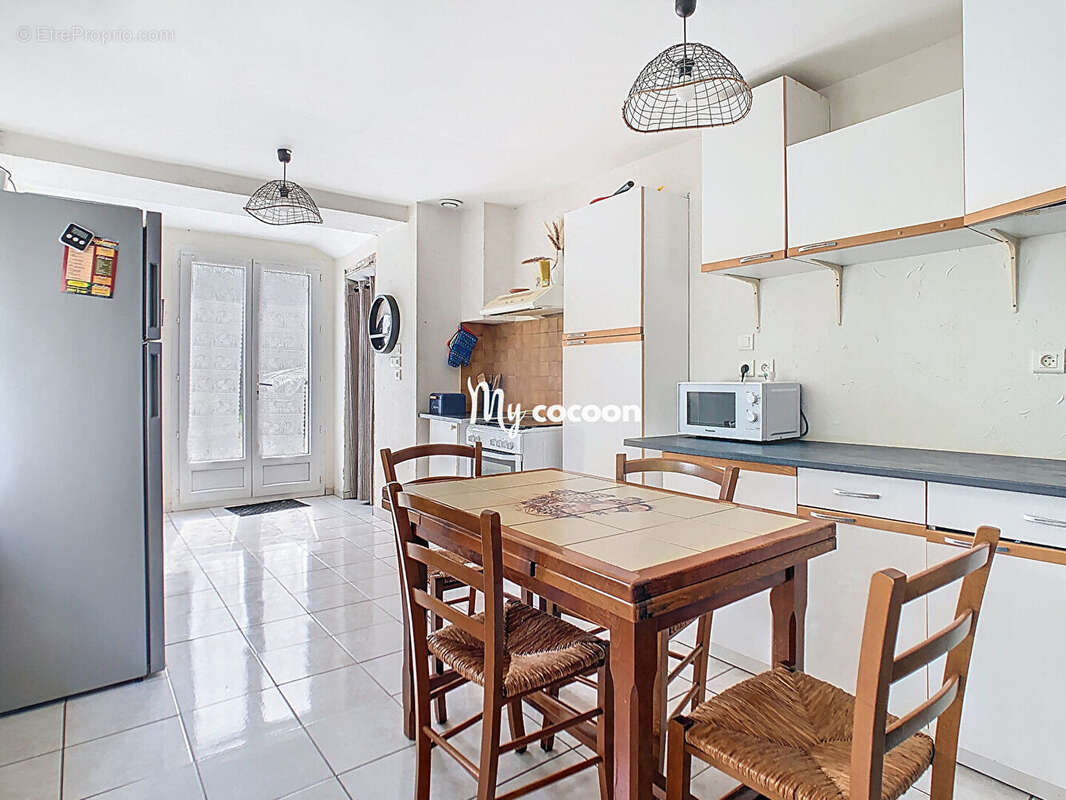 Maison à NEUVILLE-SUR-AIN