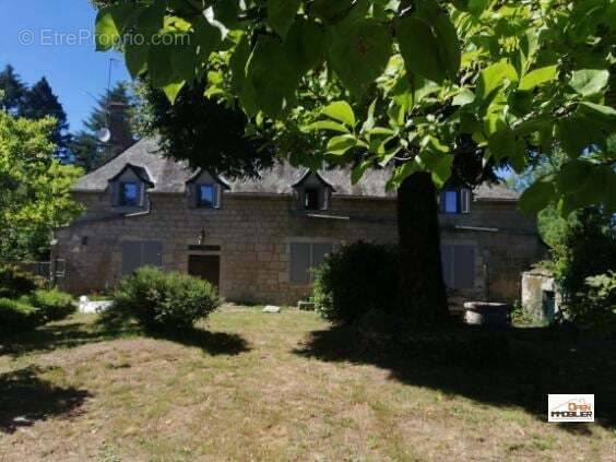 Maison à CHAMPAGNAC-LA-NOAILLE