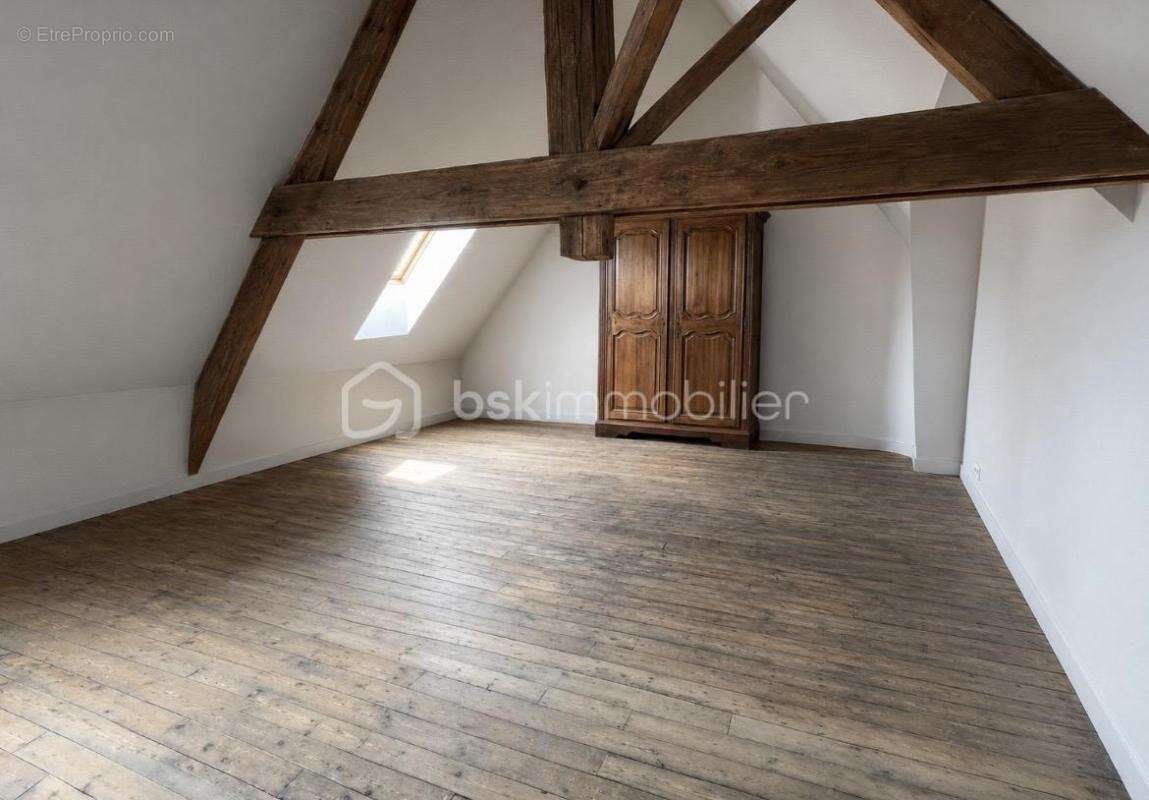 Maison à LA FERE