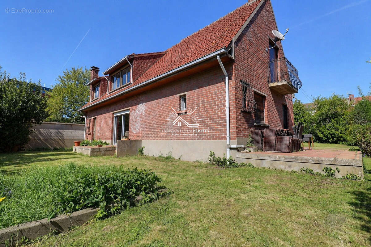 Maison à CROIX
