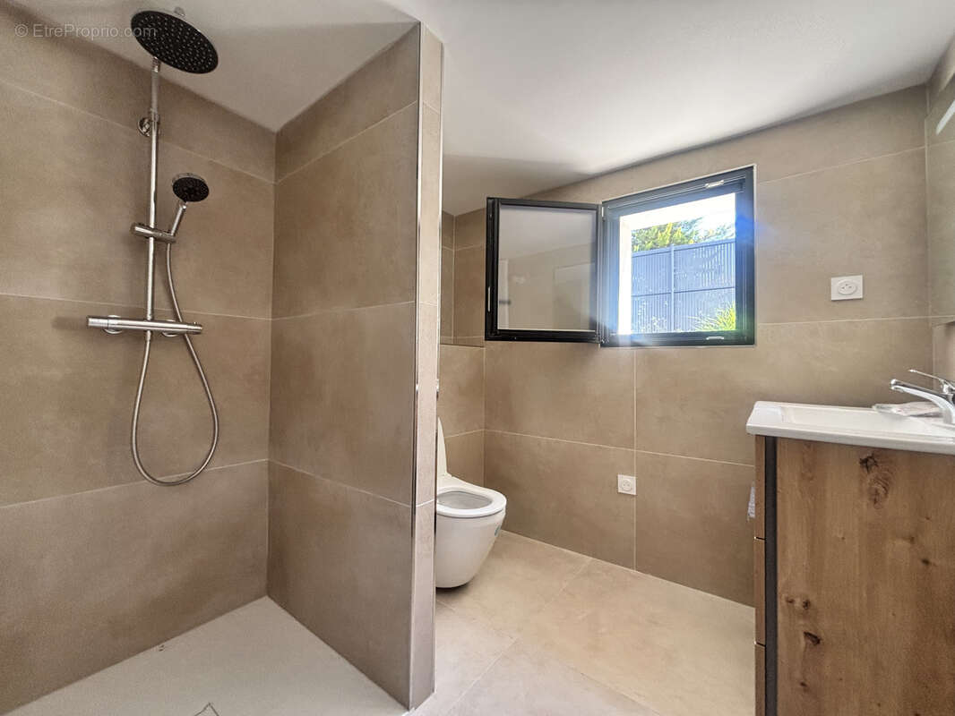 Appartement à CARRY-LE-ROUET