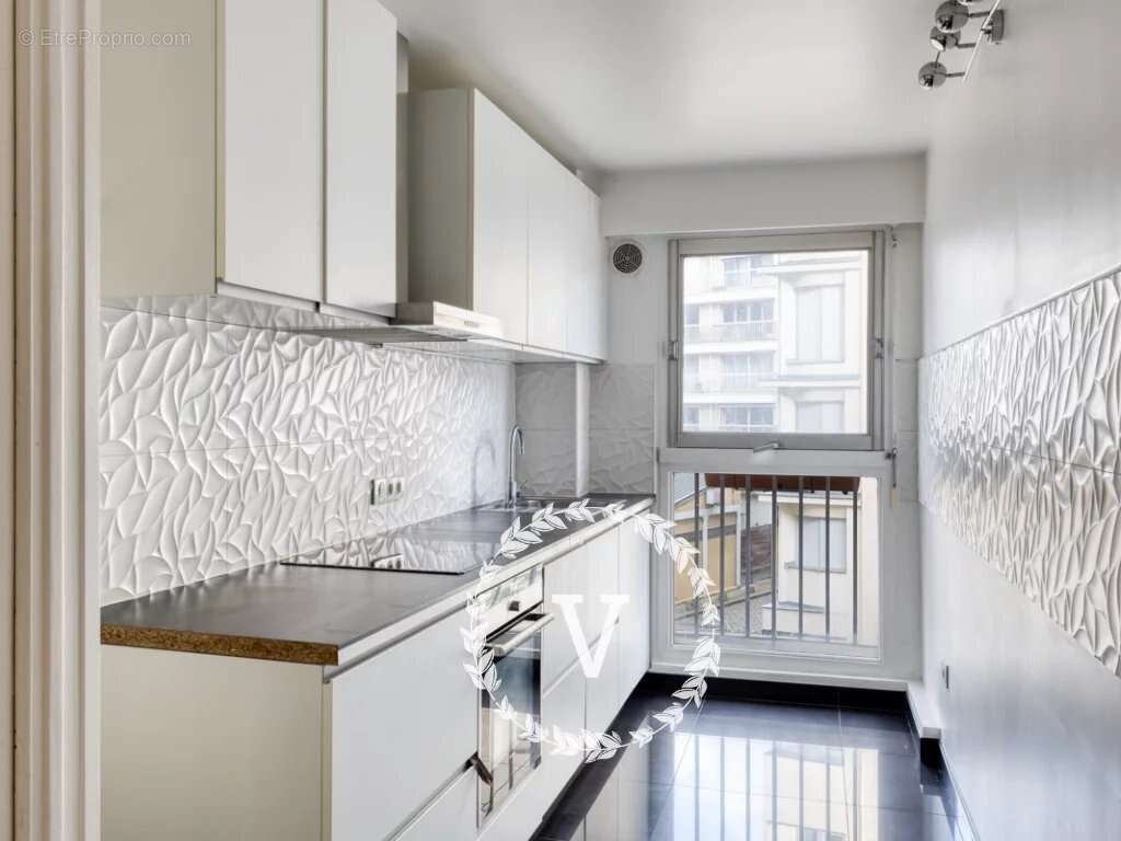 Appartement à PARIS-14E