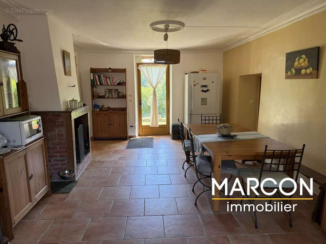 Belle fermette de 176 m² - Secteur JARNAGES - photo 13