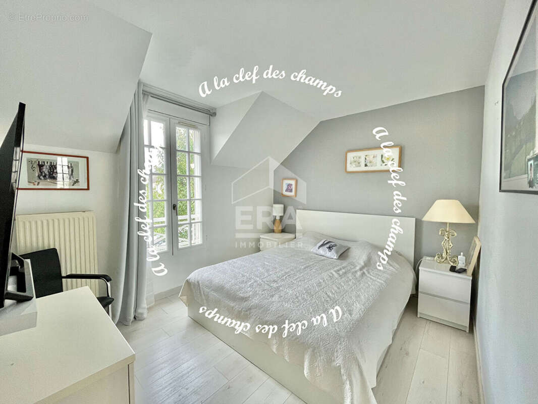 Maison à SAINT-REMY-LES-CHEVREUSE