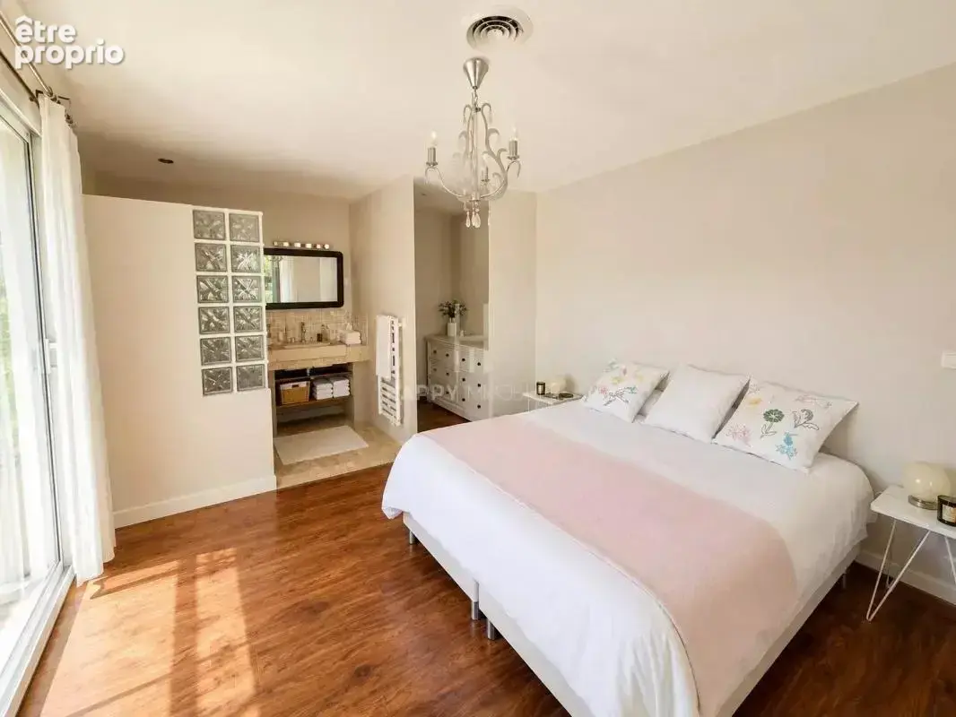 Rare : ensemble de 3 maisons à Noves - photo 14